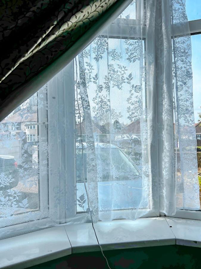 Bed and Breakfast Wolves Living Bushbury Екстер'єр фото